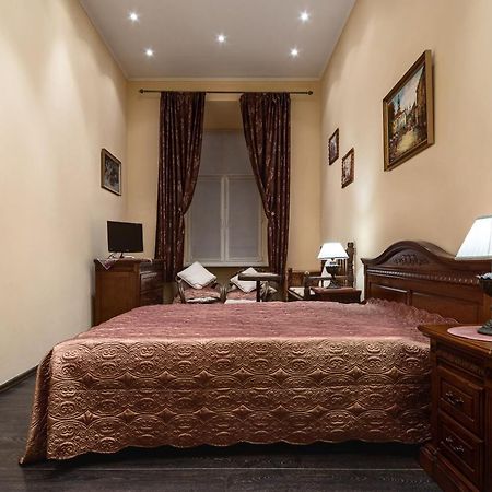 Bed & Breakfast In Downtown Lviv Extérieur photo
