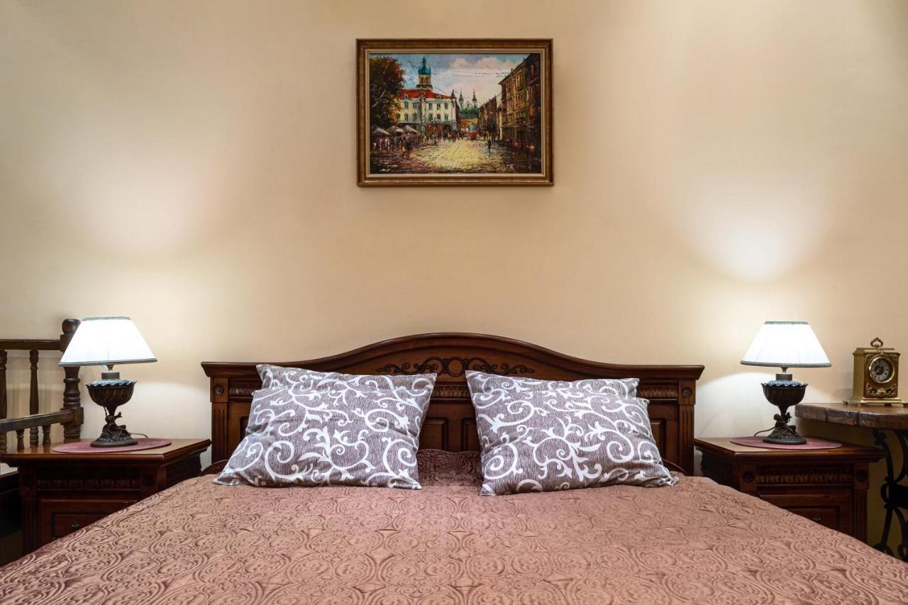 Bed & Breakfast In Downtown Lviv Extérieur photo