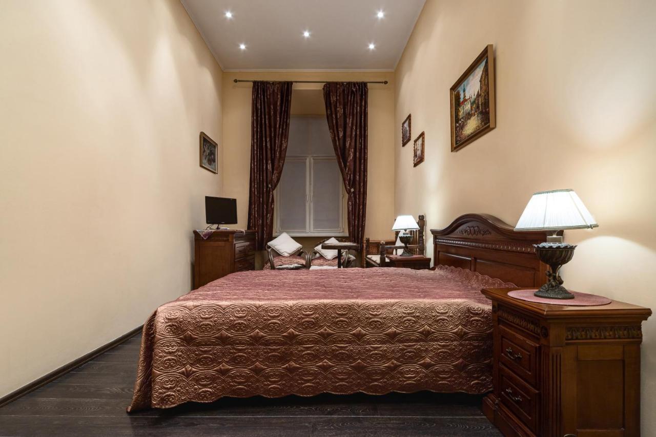 Bed & Breakfast In Downtown Lviv Extérieur photo